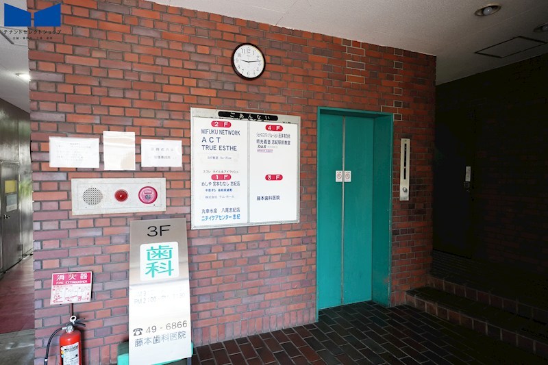 貸店舗・事務所　八尾市 志紀町３丁目　広さ約１１坪　角区画　EVあり　松井志紀駅ビル その他