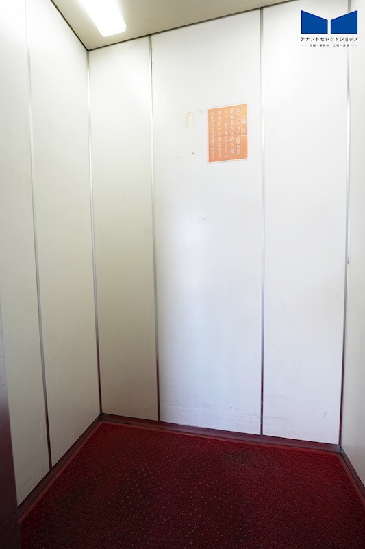 貸店舗・事務所　八尾市 志紀町３丁目　広さ約１１坪　角区画　EVあり　松井志紀駅ビル その他