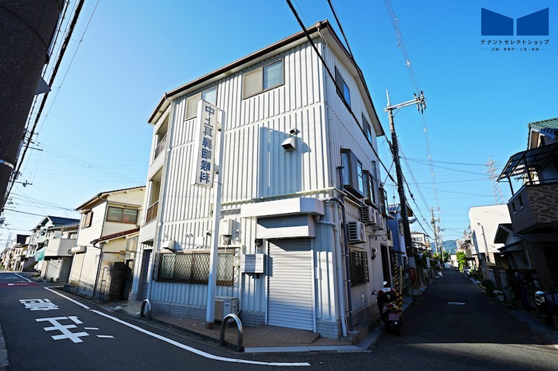 貸店舗・事務所　八尾市 天王寺屋５丁目　広さ延べ約６７坪　一棟貸（教室仕様）　第一種住居地域 外観