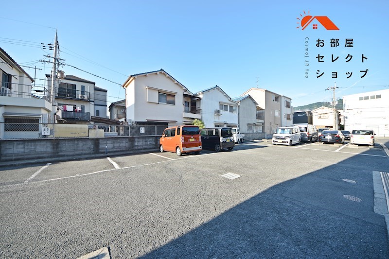 サチ東山本 駐車場