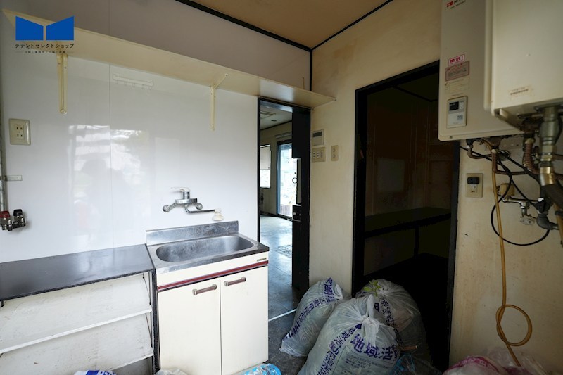 貸店舗・事務所　八尾市 東山本新町２丁目　広さ約１２坪　飲食不可　東山本ハイツ その他
