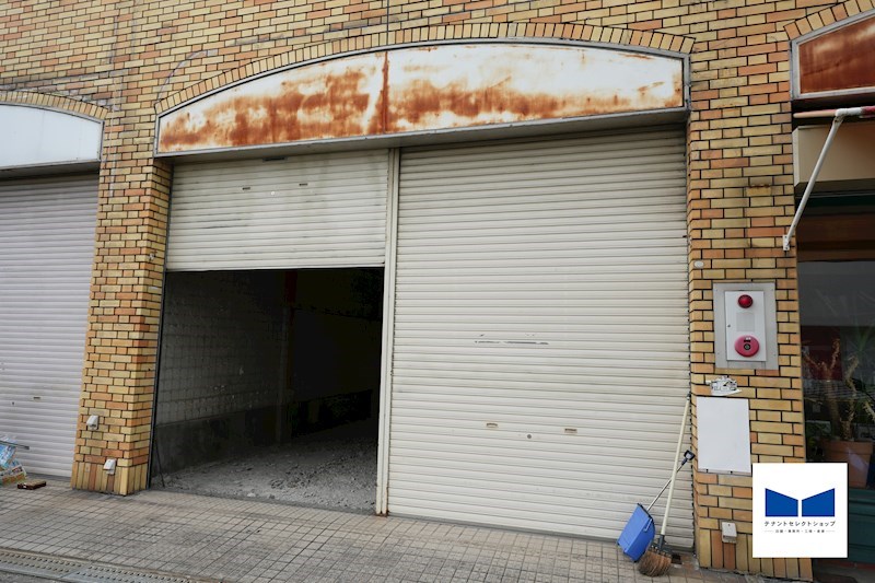 貸店舗・事務所　八尾市 小阪合町３丁目　広さ約２０坪　ロードサイド　スケルトン渡し　ヤスクニビル その他