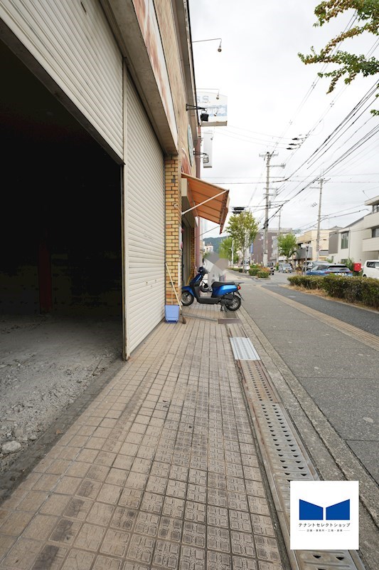貸店舗・事務所　八尾市 小阪合町３丁目　広さ約２０坪　ロードサイド　スケルトン渡し　ヤスクニビル その他
