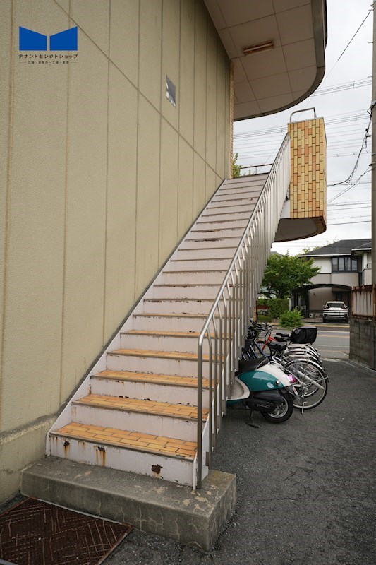貸店舗・事務所　八尾市 小阪合町３丁目　広さ約１６坪　ヤスクニビル その他