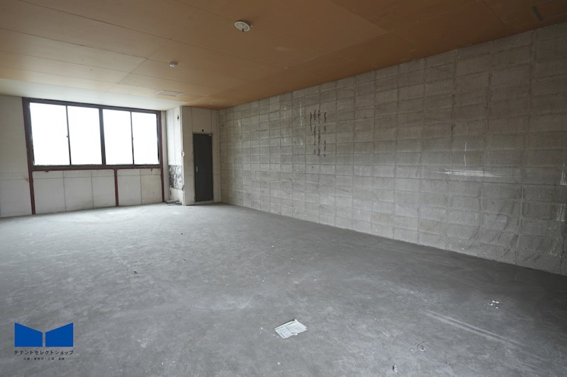 貸店舗・事務所　八尾市 小阪合町３丁目　広さ約１６坪　ヤスクニビル その他