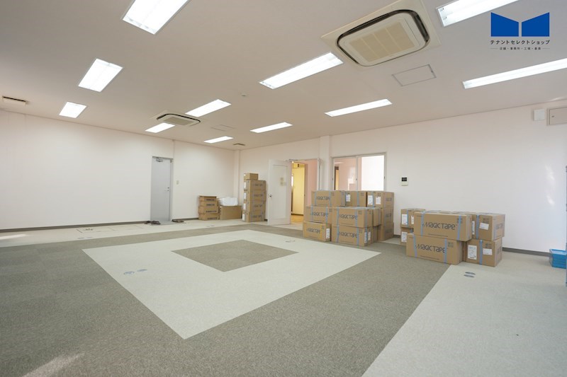貸倉庫・事務所　八尾市 南亀井町４丁目　広さ約３６坪　駐車場あり　準工業地域 その他