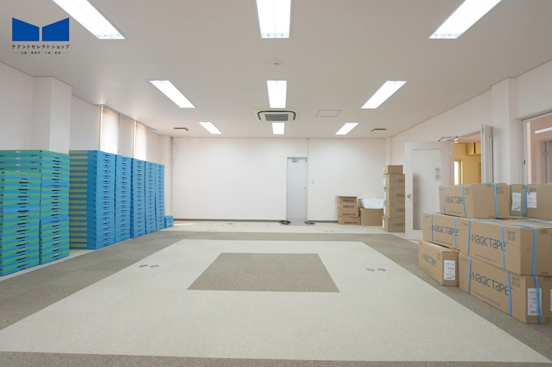 貸倉庫・事務所　八尾市 南亀井町４丁目　広さ約３６坪　駐車場あり　準工業地域 その他