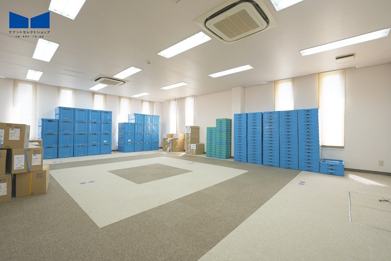 貸倉庫・事務所　八尾市 南亀井町４丁目　広さ約３６坪　駐車場あり　準工業地域 リビング