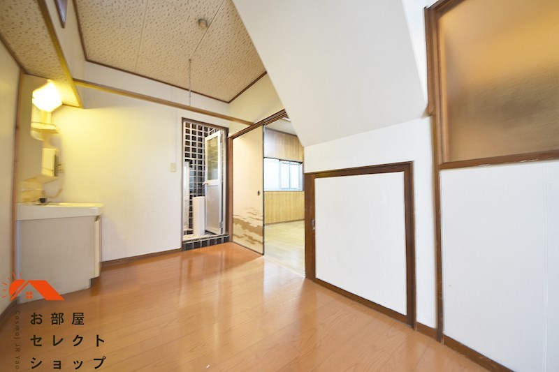 西山本町5丁目５DK戸建て リビング