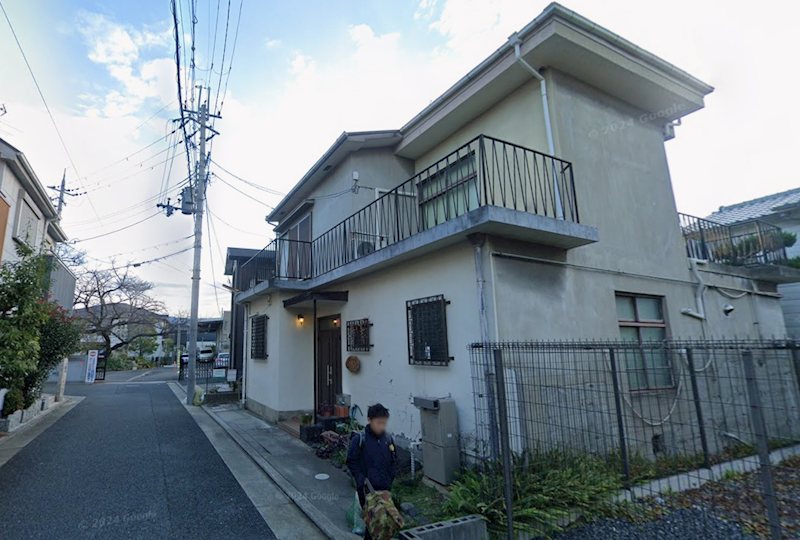 貸店舗・事務所　八尾市 南本町２丁目　広さ延べ約３５坪　デイサービス利用可　一戸建 玄関