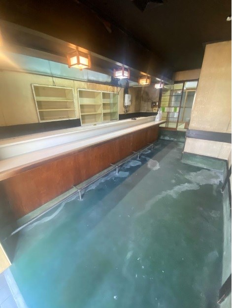 貸店舗・事務所　東大阪市 永和１丁目　広さ約１７坪　店舗付き住宅 玄関
