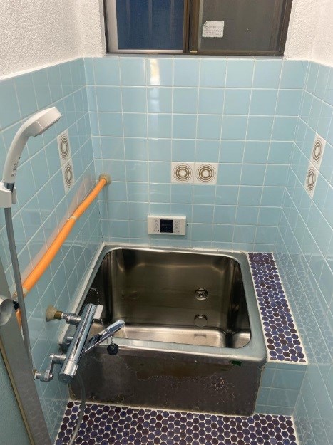 貸店舗・事務所　東大阪市 永和１丁目　広さ約１７坪　店舗付き住宅 風呂画像