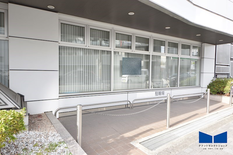 貸店舗・事務所　八尾市 光町１丁目　広さ約１３１坪　EVあり　居抜き　飲食店不可　八尾ターミナルホテル北館 その他