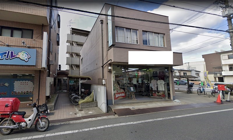 貸店舗・事務所　東大阪市 下六万寺町２丁目　広さ約４１坪　第一種住居地域 玄関