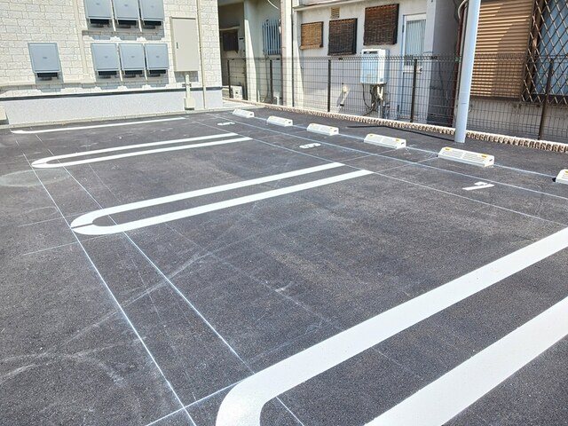 カルム　メゾン 駐車場