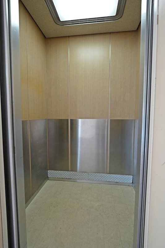貸店舗・事務所　八尾市 光南町２丁目　広さ約５６坪　駐車場あり　飲食不可　分割可　DBビル その他