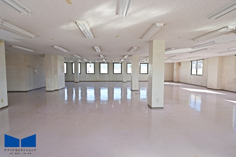 貸店舗・事務所　八尾市 光南町２丁目　広さ約５６坪　駐車場あり　飲食不可　分割可　DBビル その他