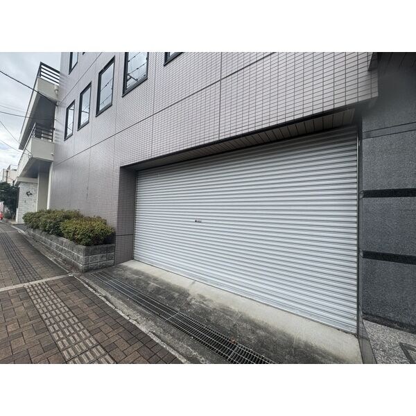 貸店舗・事務所　八尾市 光南町２丁目　広さ約５６坪　駐車場あり　飲食不可　分割可　DBビル その他