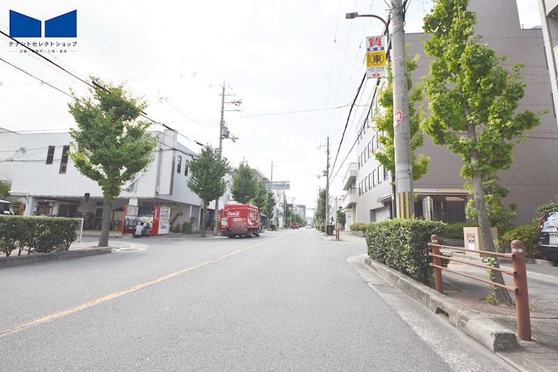 貸店舗・事務所　八尾市 光南町２丁目　広さ約５６坪　駐車場あり　飲食不可　分割可　DBビル その他