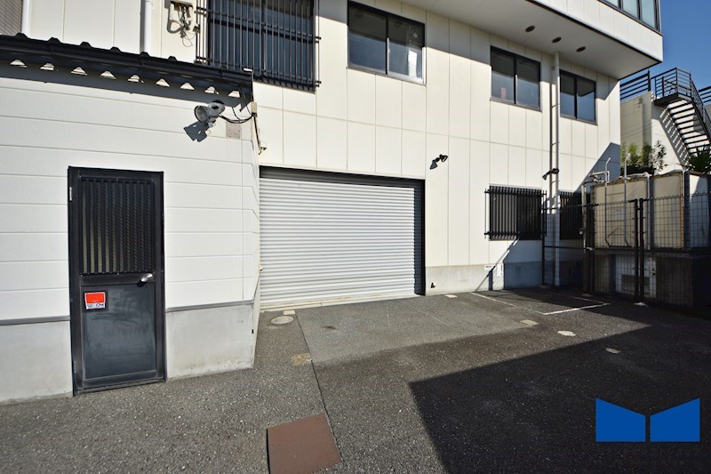貸店舗・事務所　八尾市 光南町２丁目　広さ約５６坪　駐車場あり　飲食不可　分割可　DBビル その他