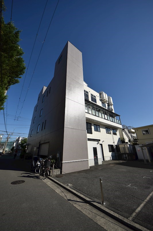 貸店舗・事務所　八尾市 光南町２丁目　広さ約５６坪　駐車場あり　飲食不可　分割可　DBビル その他