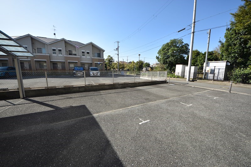 貸店舗・事務所　八尾市 光南町２丁目　広さ約５６坪　駐車場あり　飲食不可　分割可　DBビル その他