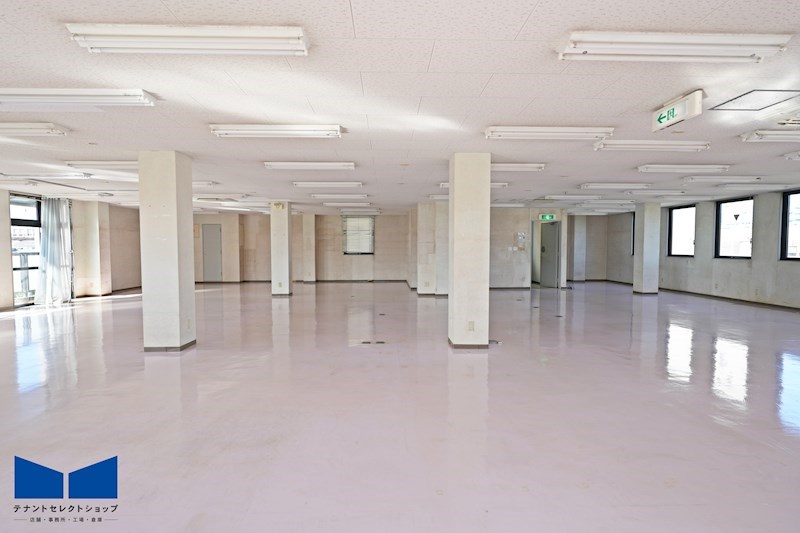 貸店舗・事務所　八尾市 光南町２丁目　広さ約５６坪　駐車場あり　飲食不可　分割可　DBビル 風呂画像