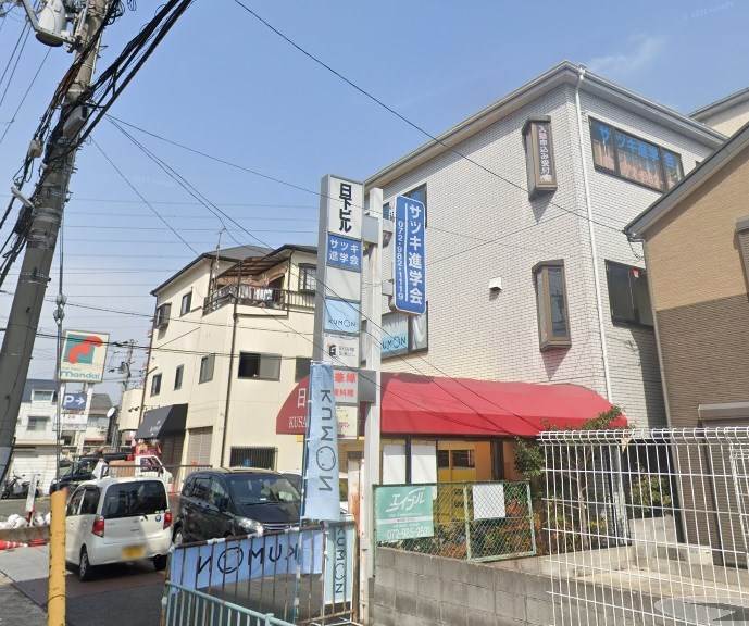 貸店舗・事務所　東大阪市 日下町４丁目　広さ約１８坪　業種相談可　日下ビル リビング