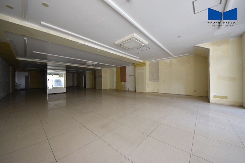 貸店舗・事務所　八尾市 北本町２丁目　広さ約５０坪　コンビニ跡　北本町プラザⅠ ベランダ