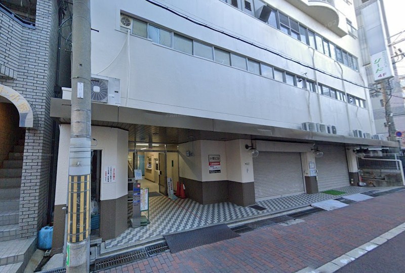 貸店舗・事務所　東大阪市 小阪本町１丁目　広さ約２６坪　小阪ビル 玄関