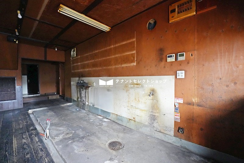 貸店舗・事務所　八尾市 陽光園２丁目　広さ延べ約１３坪　飲食店跡　路面店　角区画 リビング
