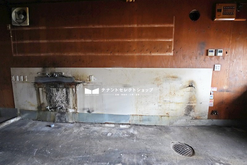 貸店舗・事務所　八尾市 陽光園２丁目　広さ延べ約１３坪　飲食店跡　路面店　角区画 その他
