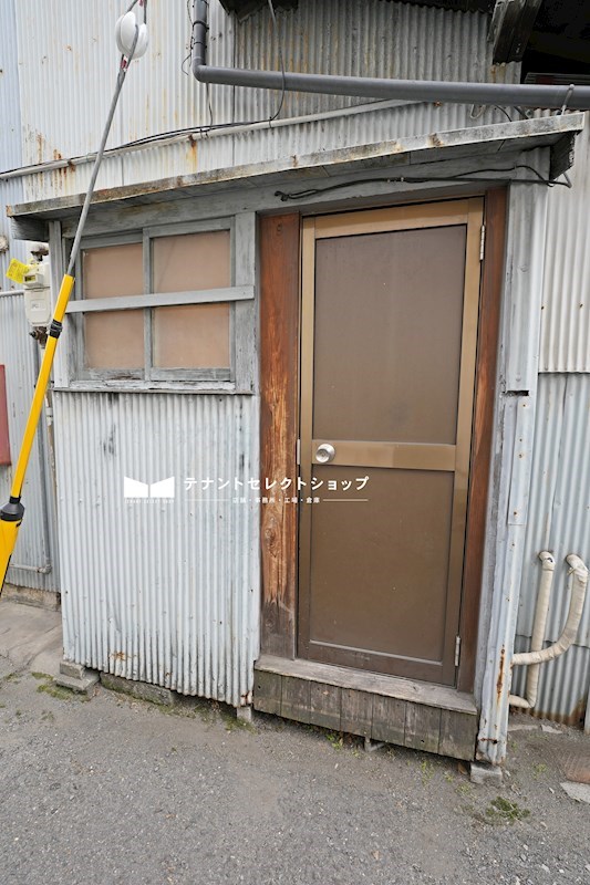 貸店舗・事務所　八尾市 陽光園２丁目　広さ延べ約１３坪　飲食店跡　路面店　角区画 その他