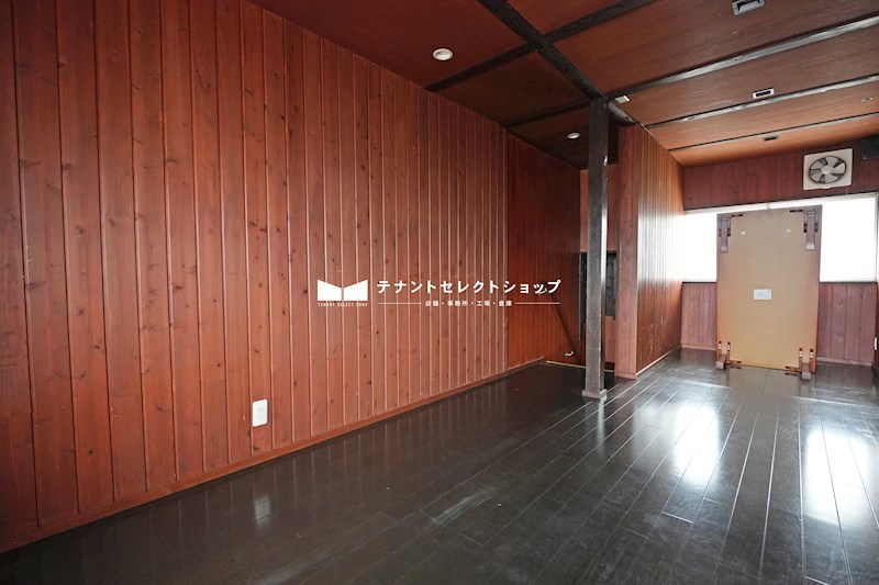 貸店舗・事務所　八尾市 陽光園２丁目　広さ延べ約１３坪　飲食店跡　路面店　角区画 その他