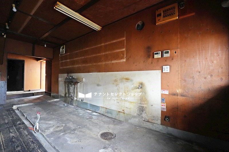 貸店舗・事務所　八尾市 陽光園２丁目　広さ延べ約１３坪　飲食店跡　路面店　角区画 その他