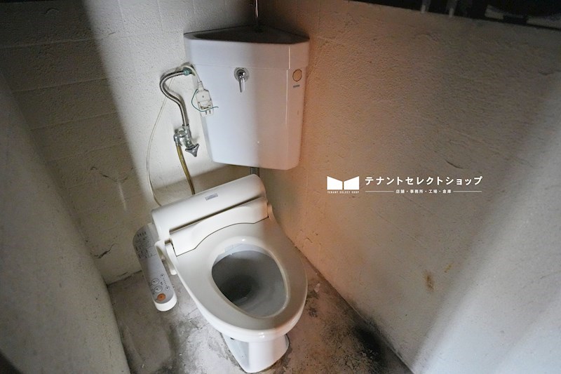 貸店舗・事務所　八尾市 陽光園２丁目　広さ延べ約１３坪　飲食店跡　路面店　角区画 ベッドルーム