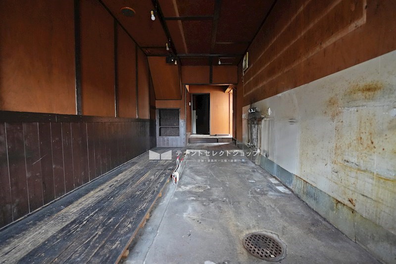 貸店舗・事務所　八尾市 陽光園２丁目　広さ延べ約１３坪　飲食店跡　路面店　角区画 その他