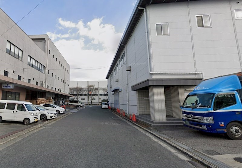 貸店舗・事務所　東大阪市 長田中３丁目　広さ約１０４坪　駐車スペース５台分あり　 ベッドルーム