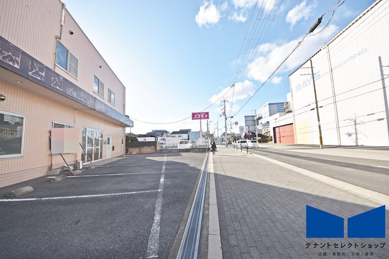 貸店舗・事務所　大阪市 平野区長吉六反１丁目　広さ延べ約197坪　デイサービス跡　駐車場9台付　一棟貸し その他