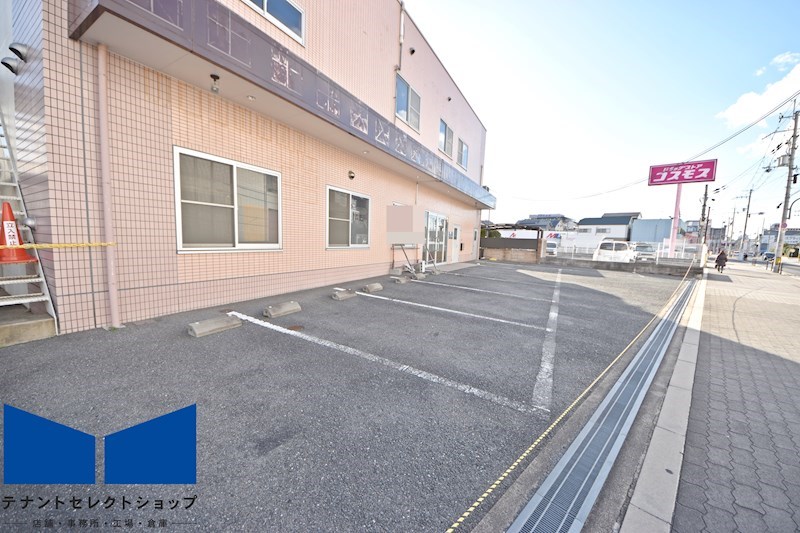 貸店舗・事務所　大阪市 平野区長吉六反１丁目　広さ延べ約197坪　デイサービス跡　駐車場9台付　一棟貸し その他