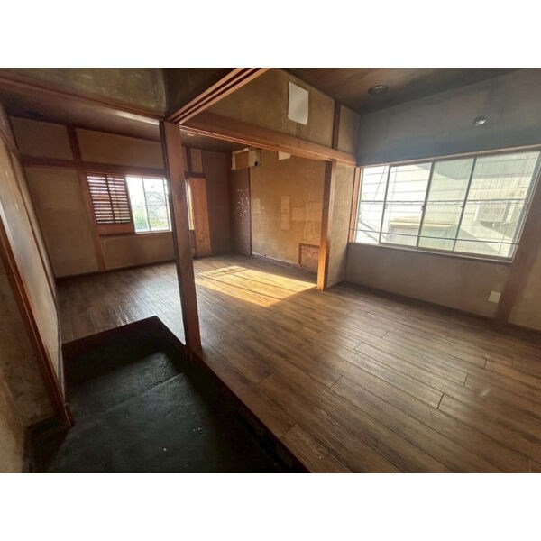 貸店舗・事務所　八尾市 山本町１丁目　広さ延べ約３７坪　１棟貸　重飲食相談可　スケルトン　西川ビル リビング