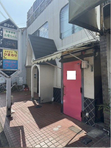 貸店舗・事務所　八尾市 西山本町６丁目　広さ約７坪　路面店　主要道路沿い　スケルトン　喜多ビル 玄関