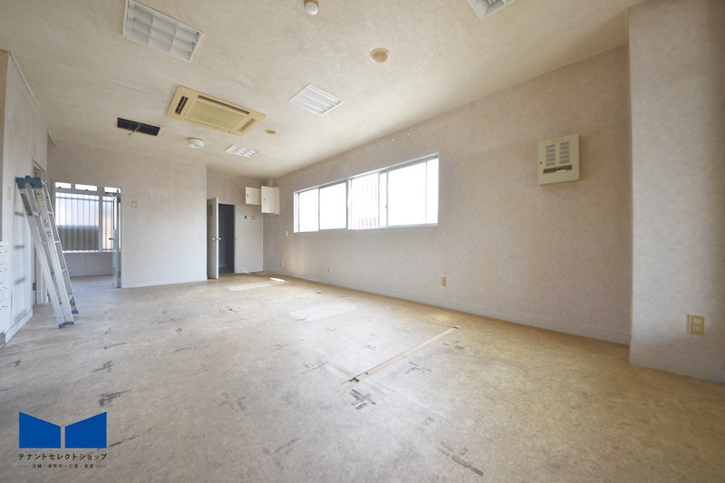 貸店舗・事務所　大阪市平野区 加美北８丁目　広さ約１９坪　角部屋　駐車場空き有　都ハイツ その他