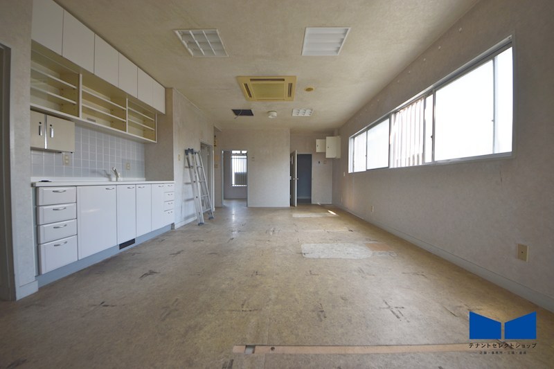 貸店舗・事務所　大阪市平野区 加美北８丁目　広さ約１９坪　角部屋　駐車場空き有　都ハイツ ベッドルーム