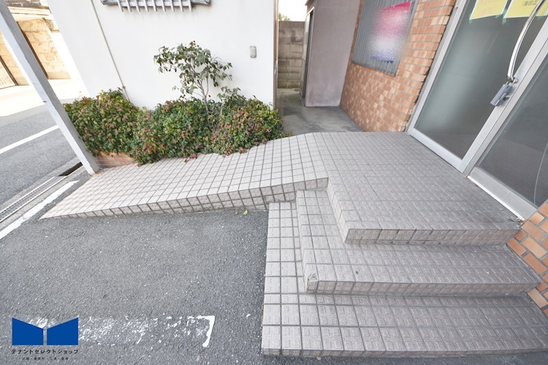 貸店舗・事務所　大阪市平野区 加美北８丁目　広さ約１９坪　角部屋　駐車場空き有　都ハイツ その他