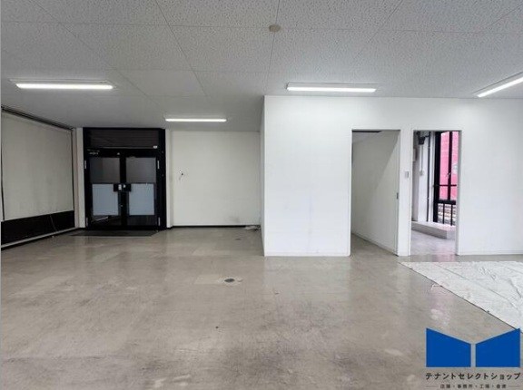 貸店舗・事務所　八尾市 志紀町３丁目　広さ約２０坪　角部屋　EVあり　飲食不可　松井志紀駅ビル その他