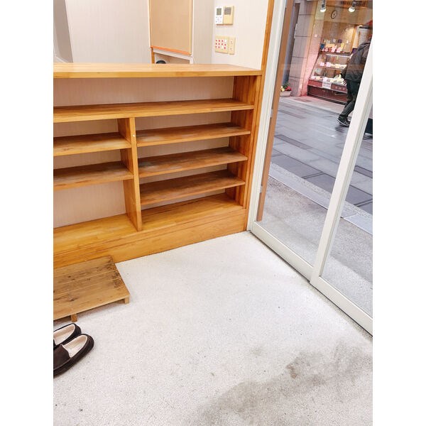 貸店舗・事務所　大阪市 平野区平野本町３丁目　広さ約５４坪　平野本町商店街店舗 玄関