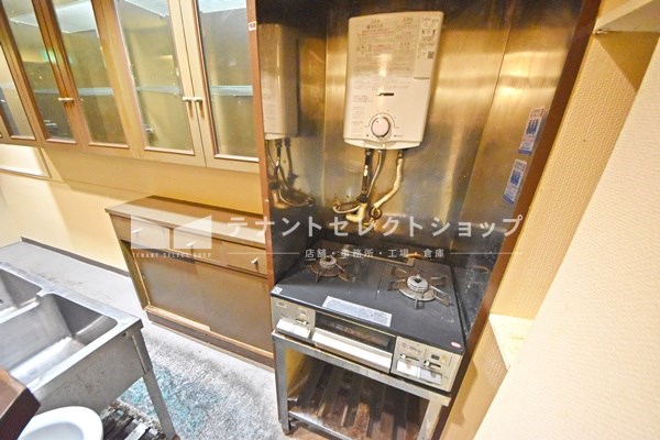 貸店舗・事務所　大阪市 平野区加美北１丁目　広さ約６坪　スナック跡　路面店　角区画　フローララポルテ その他