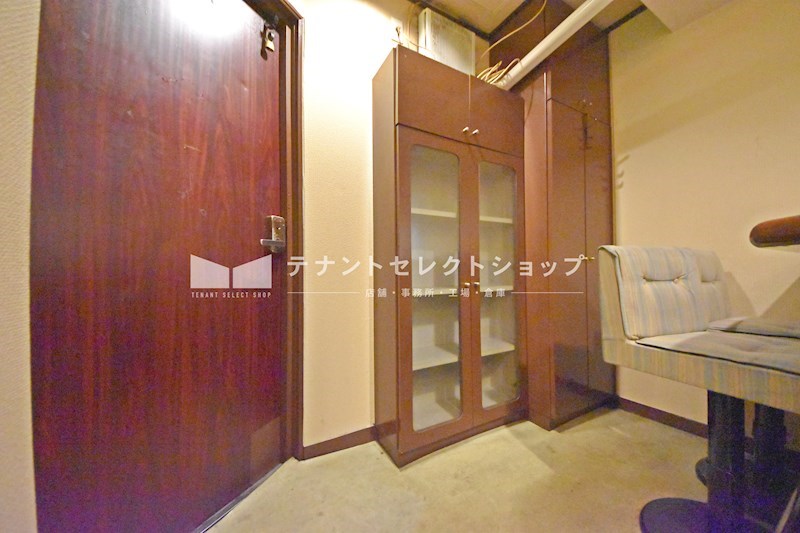 貸店舗・事務所　大阪市 平野区加美北１丁目　広さ約６坪　スナック跡　路面店　角区画　フローララポルテ その他