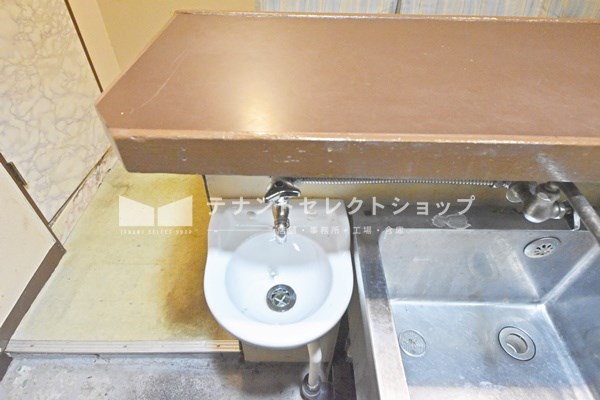 貸店舗・事務所　大阪市 平野区加美北１丁目　広さ約６坪　スナック跡　路面店　角区画　フローララポルテ その他